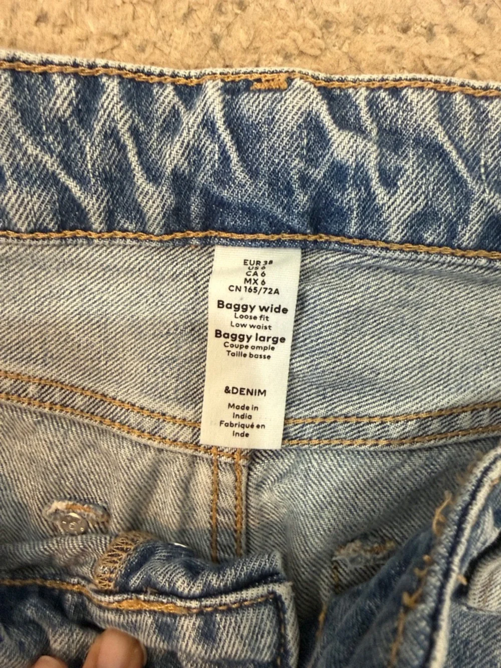 H&M baggy high waisted jeans - Picture 2 of 3